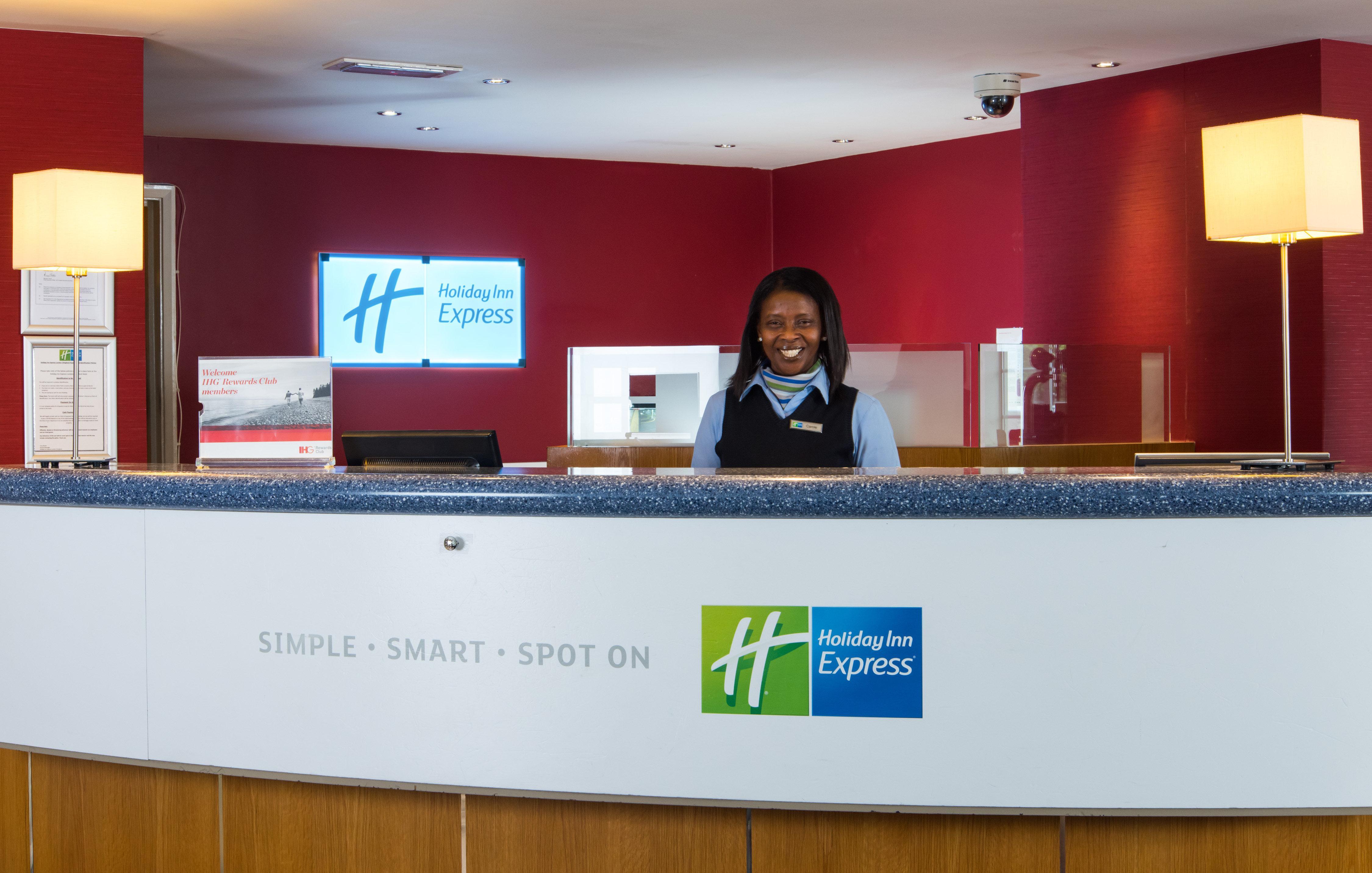 Holiday Inn Express London Chingford By Ihg Waltham Forest Exterior photo