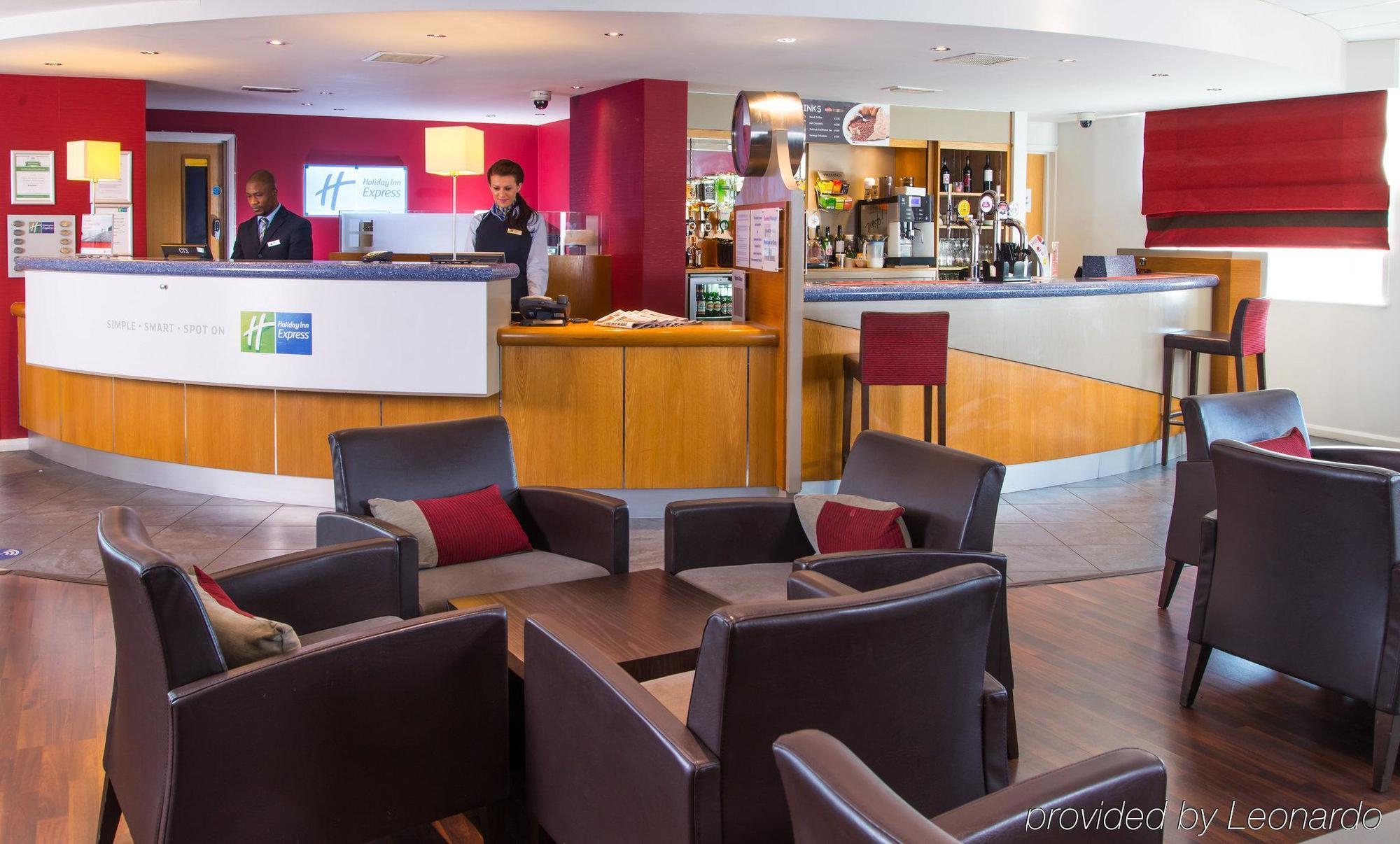 Holiday Inn Express London Chingford By Ihg Waltham Forest Exterior photo