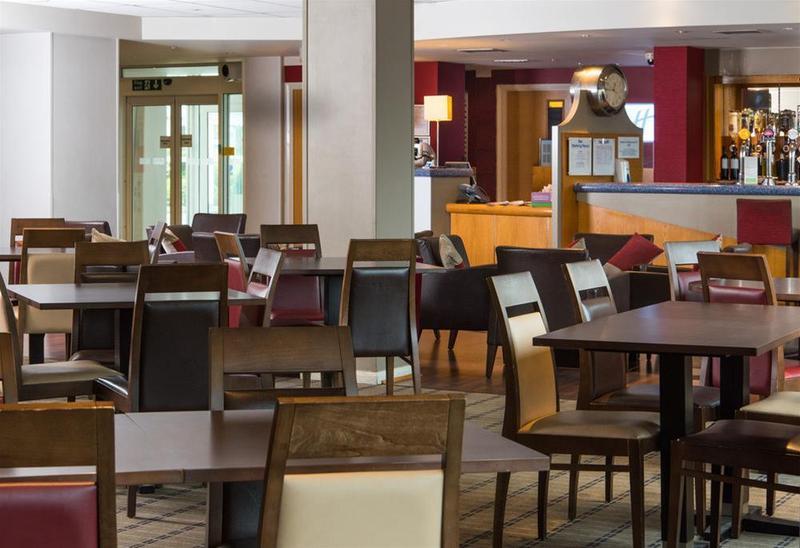 Holiday Inn Express London Chingford By Ihg Waltham Forest Exterior photo