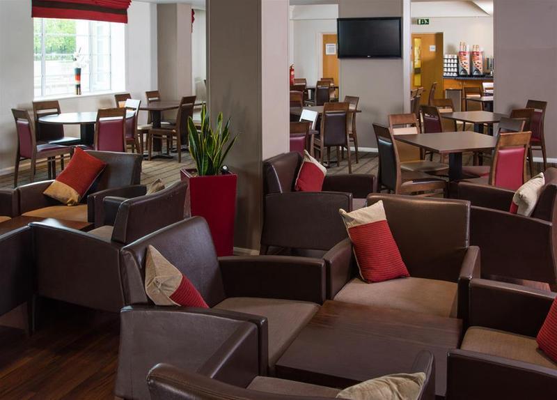 Holiday Inn Express London Chingford By Ihg Waltham Forest Exterior photo